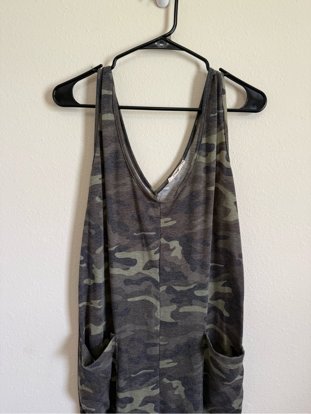 Camo Sleeveless Jumpsuit with Pockets - Picture 2 of 4